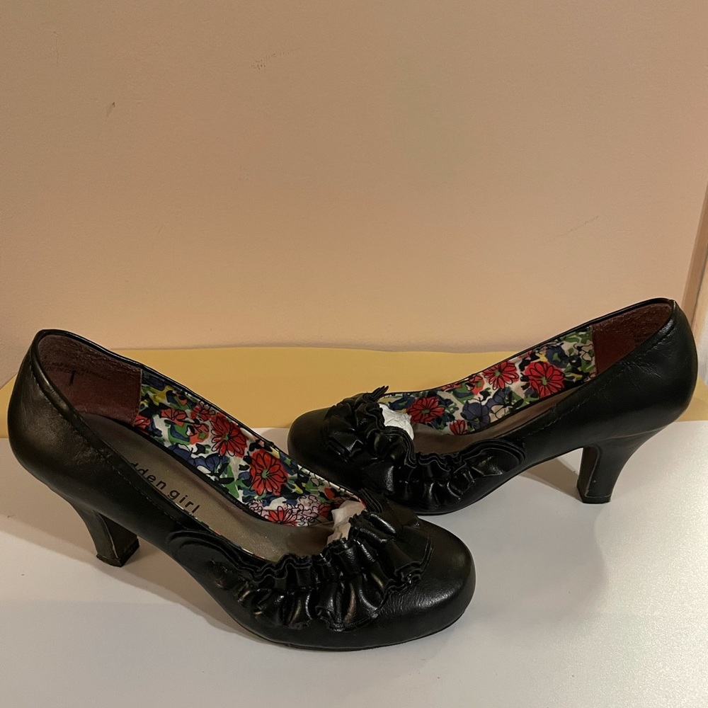 Black front Side Ruffle heels//The heel is 3”. Brand-Madden Girl//